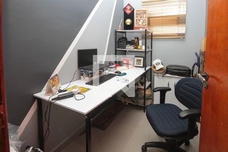 Casa à venda com 241m², 3 quartos e 2 vagasEscritório