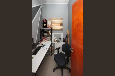 Casa à venda com 241m², 3 quartos e 2 vagasEscritório