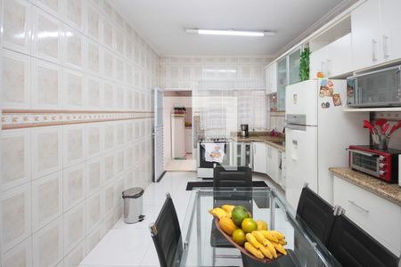 Casa à venda com 241m², 3 quartos e 2 vagasCozinha