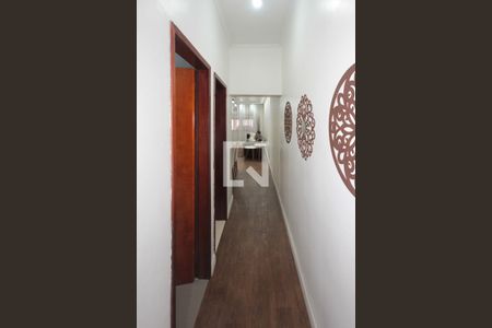 Casa à venda com 241m², 3 quartos e 2 vagasCorredor