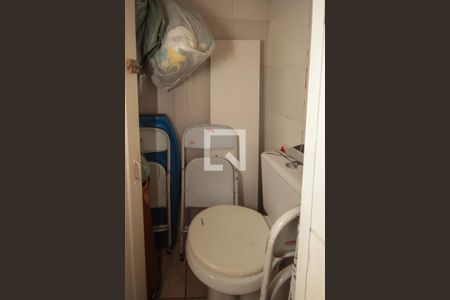 Casa à venda com 241m², 3 quartos e 2 vagasBanheiro de Serviço