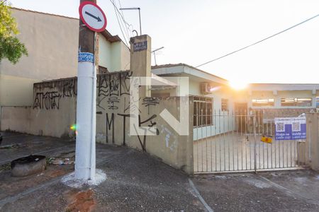 Casa à venda com 217m², 3 quartos e 3 vagasFachada