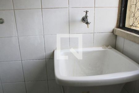 Apartamento para alugar com 60m², 3 quartos e 1 vagaÁrea de Serviço