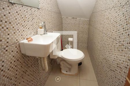 Lavabo de casa para alugar com 3 quartos, 250m² em Jardim Tietê, São Paulo