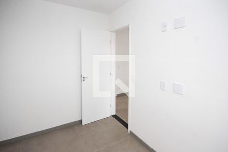 Quarto de apartamento para alugar com 2 quartos, 37m² em Cidade Satélite Santa Bárbara, São Paulo
