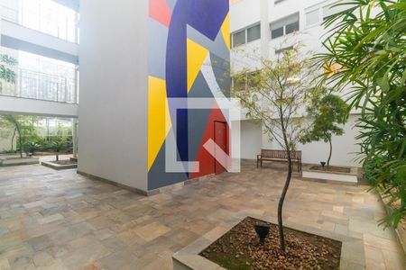 Apartamento à venda com 92m², 1 quarto e 3 vagas Apartamento à venda com 92m², 1 quarto e 3 vagasÁrea comum - Mural de Claudio Tozzi