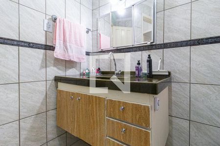 Casa à venda com 250m², 4 quartos e 2 vagasBanheiro 1