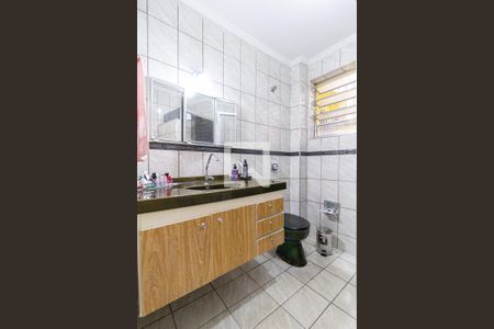 Casa à venda com 250m², 4 quartos e 2 vagasBanheiro 1