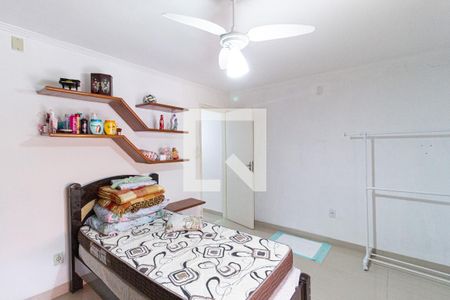 Casa à venda com 250m², 4 quartos e 2 vagasSuíte