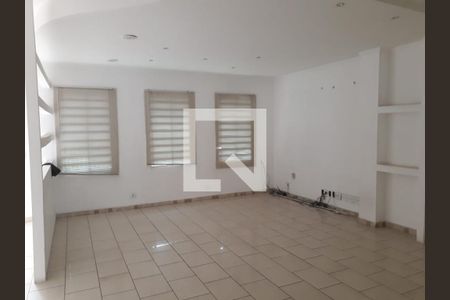 Casa à venda com 540m², 6 quartos e 6 vagas Casa à venda com 540m², 6 quartos e 6 vagasSala