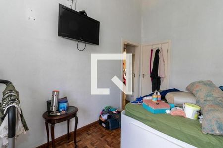 Casa à venda com 540m², 6 quartos e 6 vagas Casa à venda com 540m², 6 quartos e 6 vagasQuarto