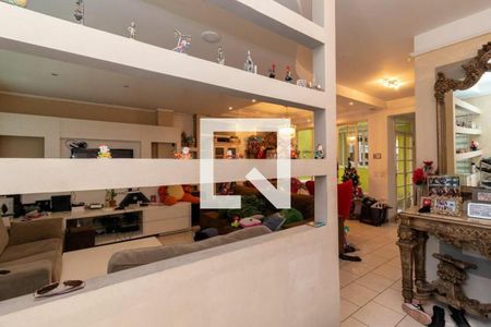 Casa à venda com 540m², 6 quartos e 6 vagas Casa à venda com 540m², 6 quartos e 6 vagasSala