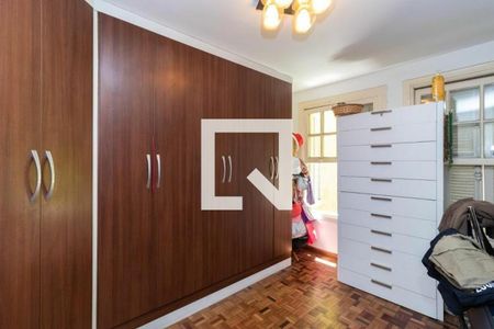 Casa à venda com 540m², 6 quartos e 6 vagas Casa à venda com 540m², 6 quartos e 6 vagasQuarto