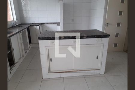 Casa à venda com 540m², 6 quartos e 6 vagas Casa à venda com 540m², 6 quartos e 6 vagasCozinha