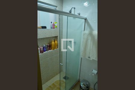 Casa de condomínio à venda com 400m², 4 quartos e 3 vagas Casa de condomínio à venda com 400m², 4 quartos e 3 vagasBanheiro da Suíte