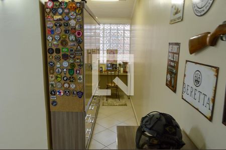 Casa de condomínio à venda com 400m², 4 quartos e 3 vagas Casa de condomínio à venda com 400m², 4 quartos e 3 vagasVaranda Fechada