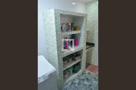 Casa de condomínio à venda com 400m², 4 quartos e 3 vagas Casa de condomínio à venda com 400m², 4 quartos e 3 vagasÁrea de Serviço