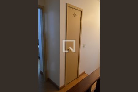 Casa de condomínio à venda com 400m², 4 quartos e 3 vagas Casa de condomínio à venda com 400m², 4 quartos e 3 vagasArmario