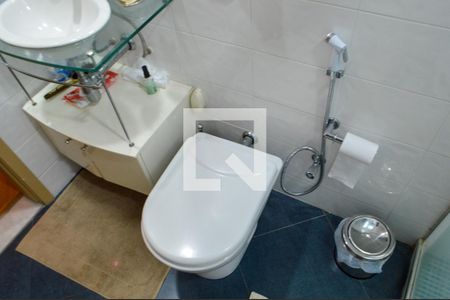 Casa de condomínio à venda com 400m², 4 quartos e 3 vagas Casa de condomínio à venda com 400m², 4 quartos e 3 vagasBanheiro