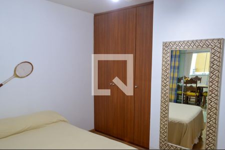 Casa de condomínio à venda com 400m², 4 quartos e 3 vagas Casa de condomínio à venda com 400m², 4 quartos e 3 vagasQuarto 2