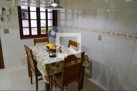 Casa de condomínio à venda com 400m², 4 quartos e 3 vagas Casa de condomínio à venda com 400m², 4 quartos e 3 vagasCozinha