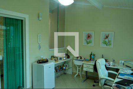 Casa de condomínio à venda com 400m², 4 quartos e 3 vagas Casa de condomínio à venda com 400m², 4 quartos e 3 vagasEscritório