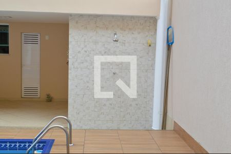 Casa de condomínio à venda com 400m², 4 quartos e 3 vagas Casa de condomínio à venda com 400m², 4 quartos e 3 vagasChuveiro - Piscina