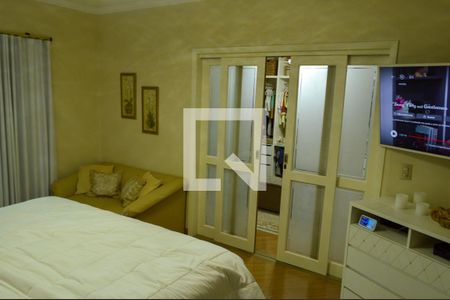 Casa de condomínio à venda com 400m², 4 quartos e 3 vagas Casa de condomínio à venda com 400m², 4 quartos e 3 vagasSuíte