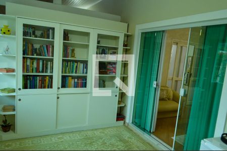 Casa de condomínio à venda com 400m², 4 quartos e 3 vagas Casa de condomínio à venda com 400m², 4 quartos e 3 vagasEscritório