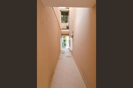 Casa de condomínio à venda com 400m², 4 quartos e 3 vagas Casa de condomínio à venda com 400m², 4 quartos e 3 vagasEntra de Serviço