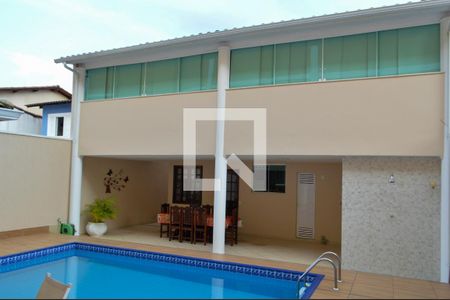 Casa de condomínio à venda com 400m², 4 quartos e 3 vagas Casa de condomínio à venda com 400m², 4 quartos e 3 vagasFachada da Casa