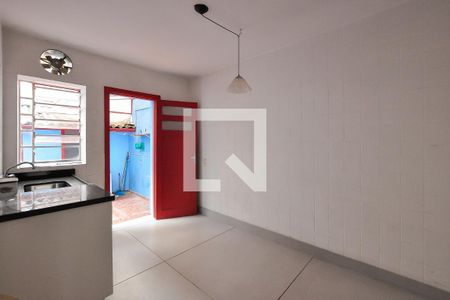 Casa para alugar com 150m², 2 quartos e 2 vagasCozinha