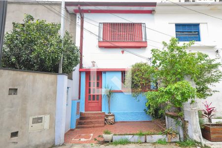 Casa para alugar com 150m², 2 quartos e 2 vagasFachada