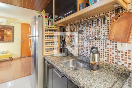 Cozinha e Área de Serviço de apartamento para alugar com 2 quartos, 40m² em Campo Novo, Porto Alegre