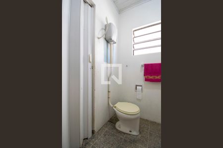 Casa à venda com 147m², 2 quartos e sem vaga Casa à venda com 147m², 2 quartos e sem vagaBanheiro