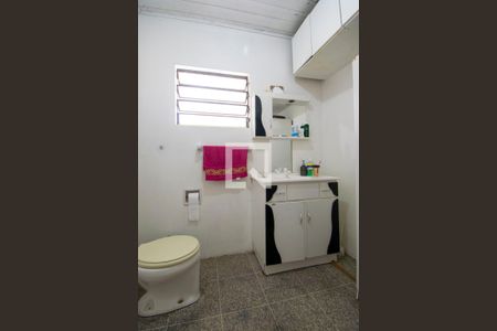 Casa à venda com 147m², 2 quartos e sem vaga Casa à venda com 147m², 2 quartos e sem vagaBanheiro