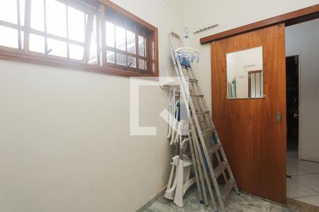 Casa à venda com 300m², 4 quartos e 1 vagaArea de serviço