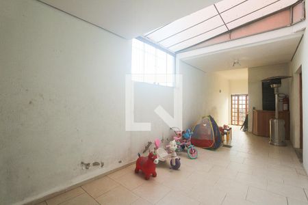 Casa à venda com 300m², 4 quartos e 1 vagaGaragem