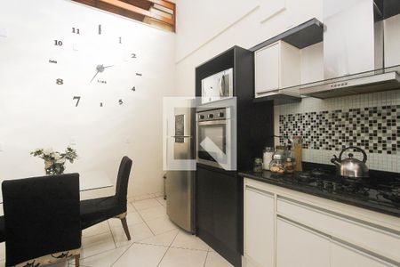Casa à venda com 300m², 4 quartos e 1 vagaCozinha
