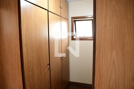 Casa de condomínio para alugar com 800m², 4 quartos e 3 vagasCloset da suíte 2