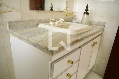 Casa de condomínio para alugar com 800m², 4 quartos e 3 vagasBanheiro da Suíte 1