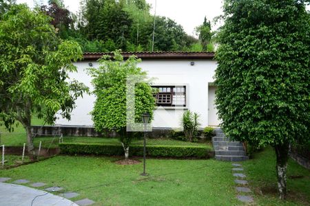 Casa de condomínio para alugar com 800m², 4 quartos e 3 vagasEdícula