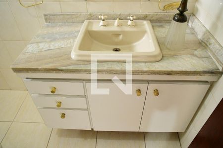 Casa de condomínio para alugar com 800m², 4 quartos e 3 vagasBanheiro da Suíte 1