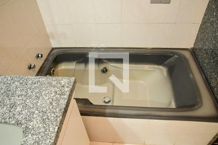 Casa de condomínio para alugar com 800m², 4 quartos e 3 vagasBanheiro da Suíte 2