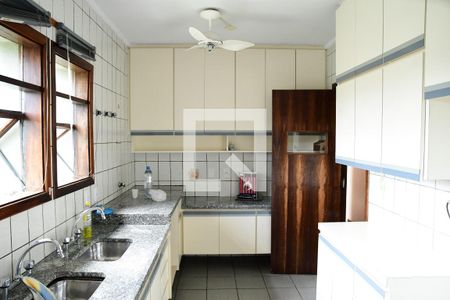 Casa de condomínio para alugar com 800m², 4 quartos e 3 vagasCozinha