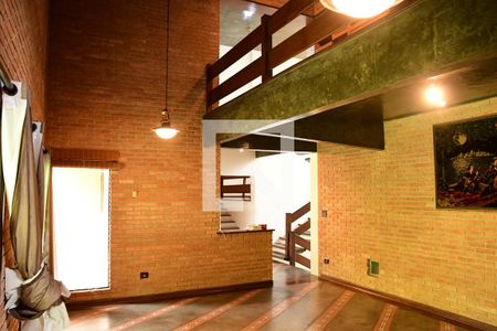 Sala de casa de condomínio para alugar com 4 quartos, 800m² em Bosque do Vianna, Cotia