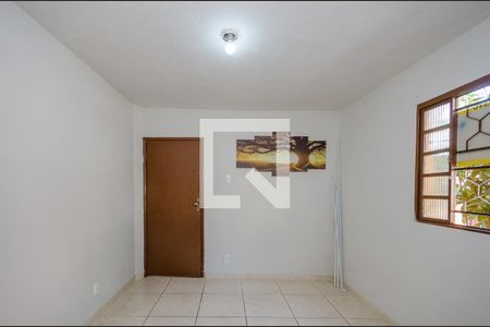 Quarto 1 de casa para alugar com 2 quartos, 70m² em Caiçaras, Belo Horizonte