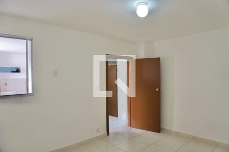 Quarto 1 de casa para alugar com 2 quartos, 75m² em Caiçaras, Belo Horizonte