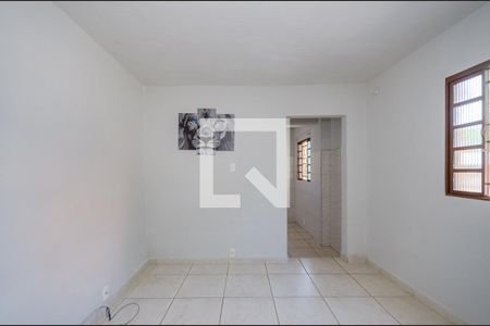 Sala de casa para alugar com 2 quartos, 70m² em Caiçaras, Belo Horizonte