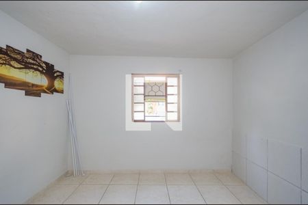 Quarto 1 de casa para alugar com 2 quartos, 70m² em Caiçaras, Belo Horizonte